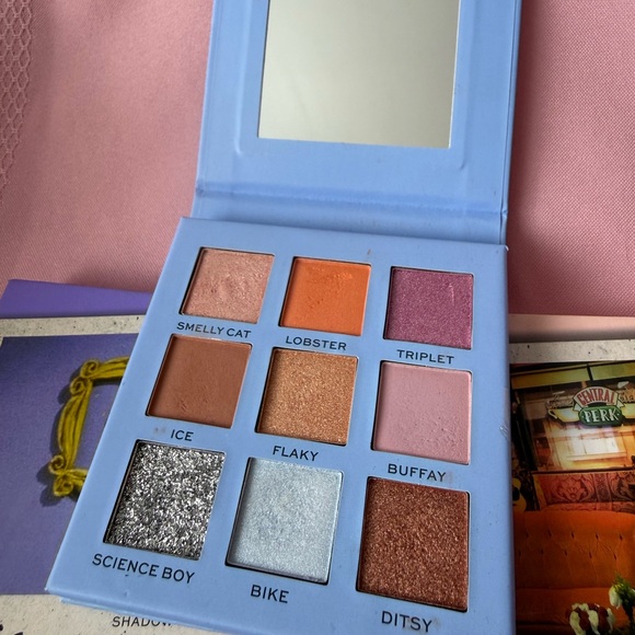 Friends x Revolution - Eyeshadow Makeup Palettes Set of 3 - Phoebe Rachel Monica - Picture 6 of 14